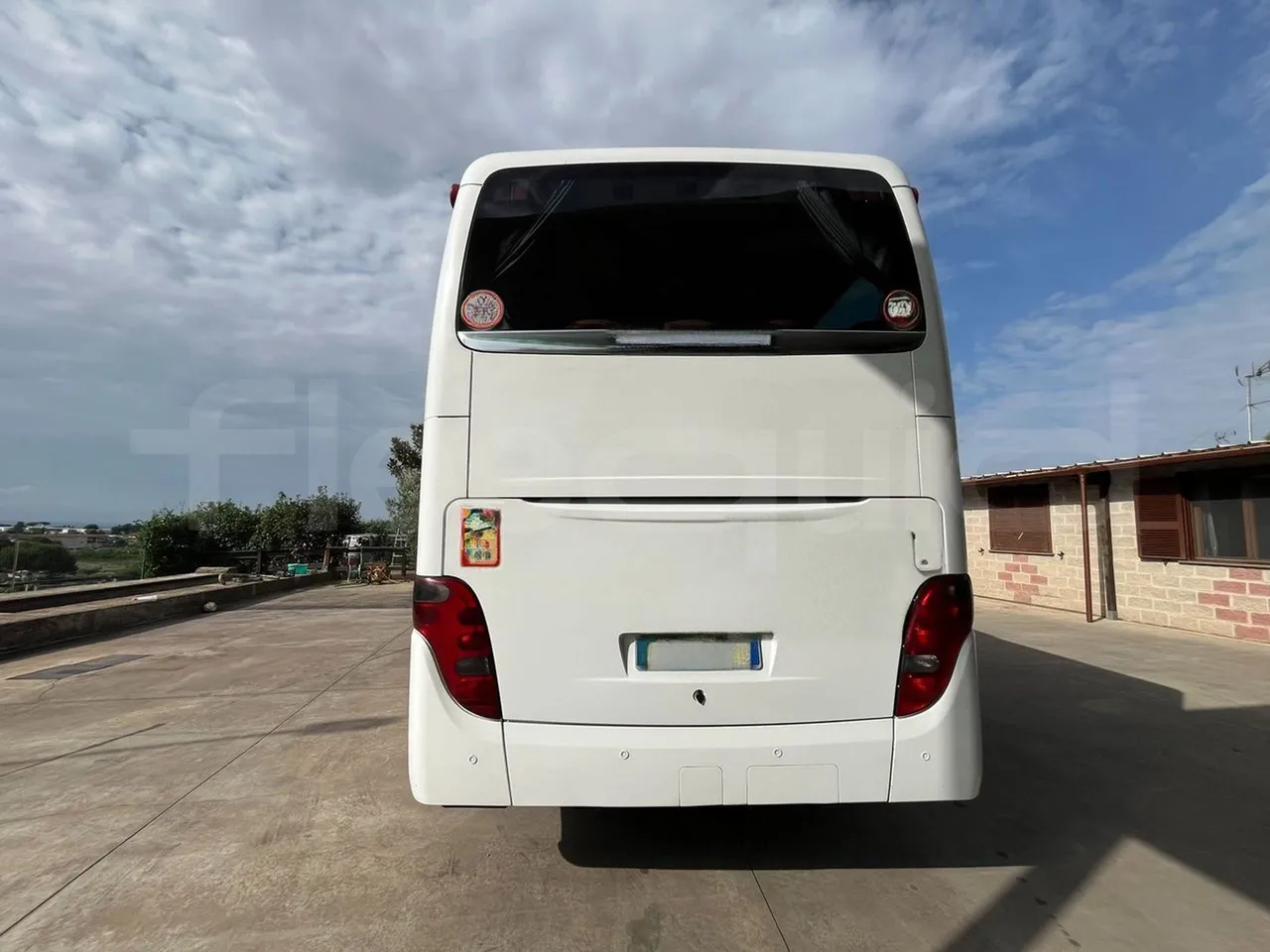Setra S415 HD - EUR5 - 315kW - 12.2m - rear hatch closed