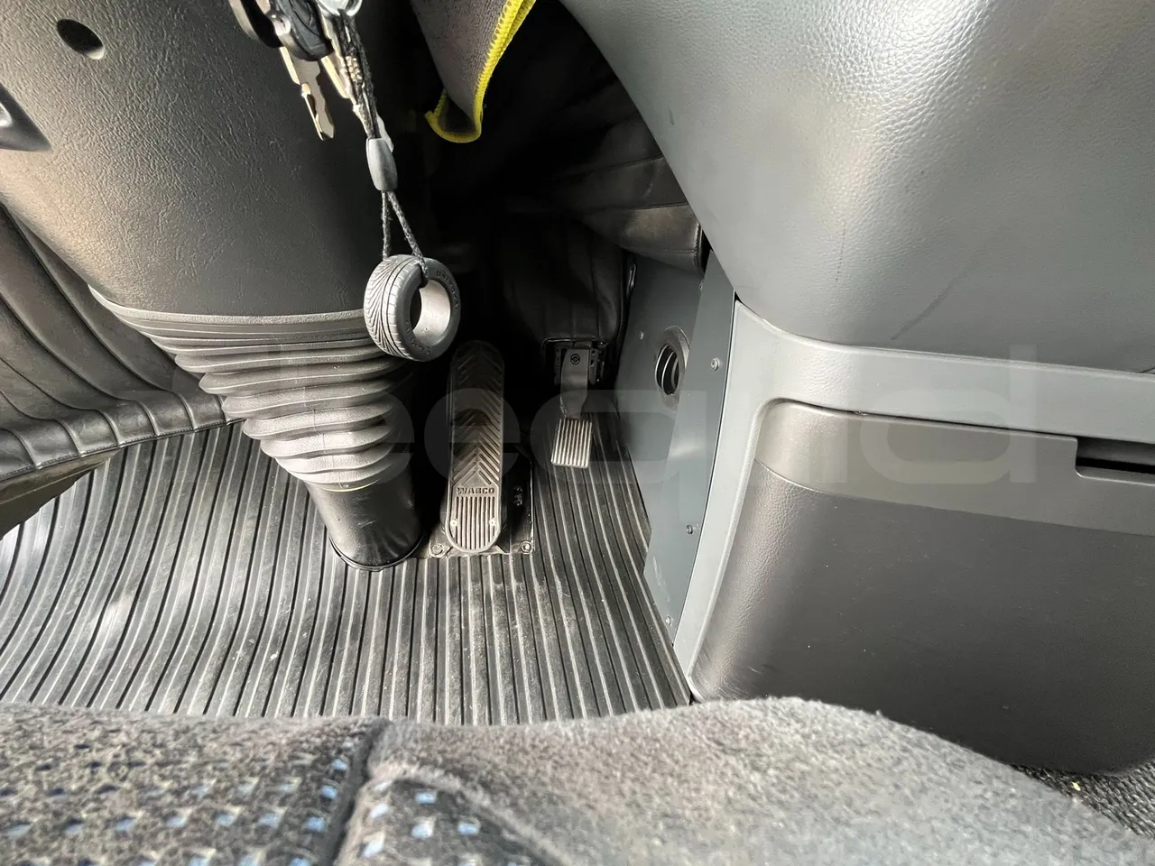 Setra S415 HD - EUR5 - 315kW - 12.2m - hostess seat photo