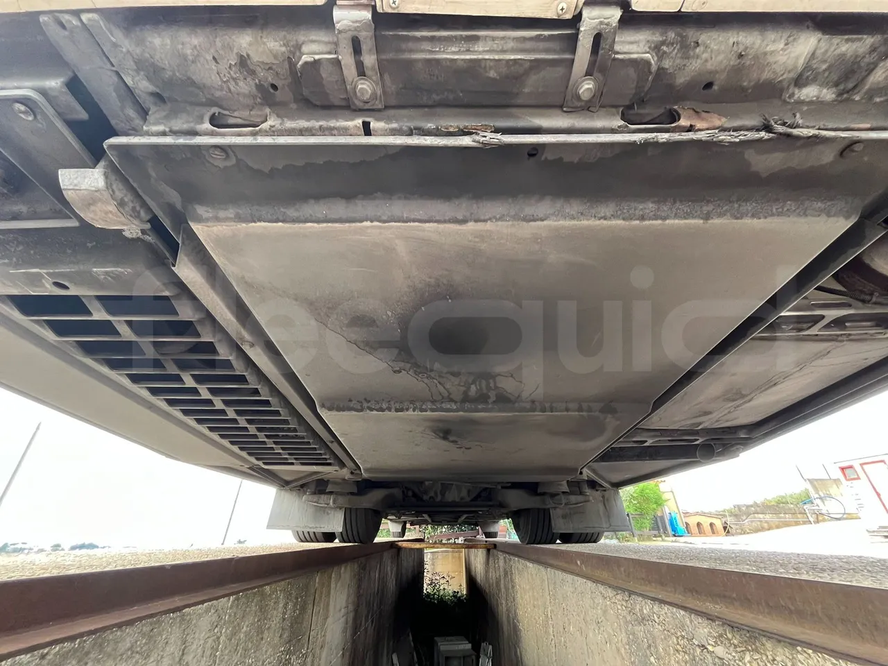 Setra S415 HD - EUR5 - 315kW - 12.2m - front undercarriage from front