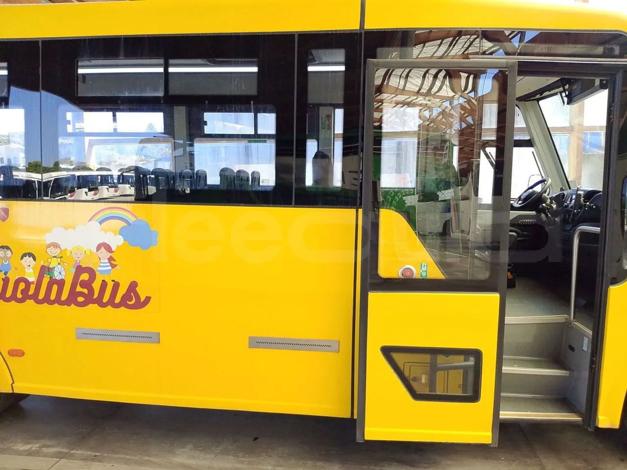 Iveco Indcar WGIVMY11 MOBI SCUOLABUS - EUR6 - 100Kw - 8,592m - front door 2 open