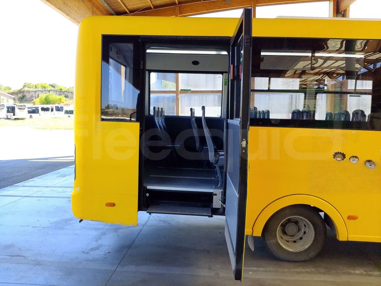 Iveco Indcar WGIVMY11 MOBI SCUOLABUS - EUR6 - 100Kw - 8,592m - front door 3 open (mandatory for bus to scrap)