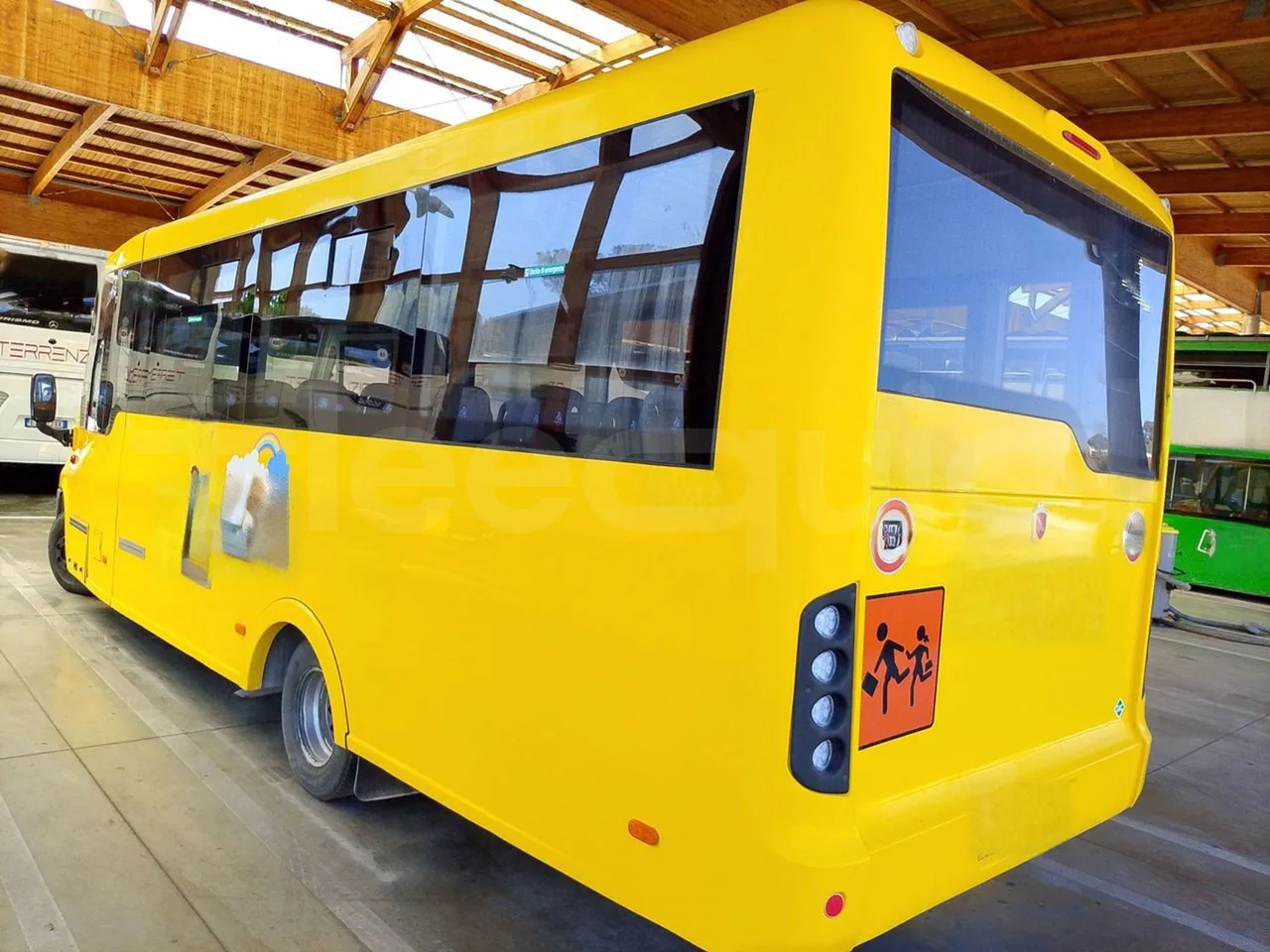 Iveco Indcar WGIVMY11 MOBI SCUOLABUS - EUR6 - 100Kw - 8,592m - 3/4 left rear side