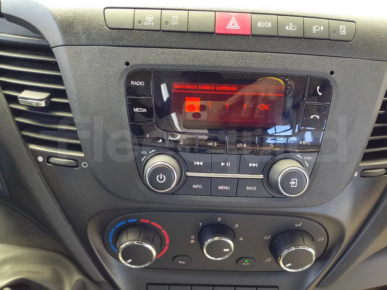 Iveco Indcar WGIVMY11 MOBI SCUOLABUS - EUR6 - 100Kw - 8,592m - onboard devices 1