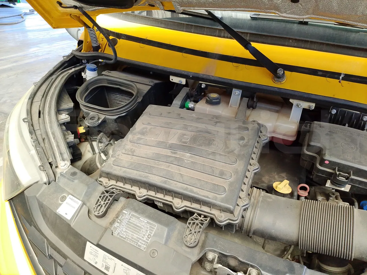 Iveco Indcar WGIVMY11 MOBI SCUOLABUS - EUR6 - 100Kw - 8,592m - air conditioning compressor (mandatory for bus to scrap)