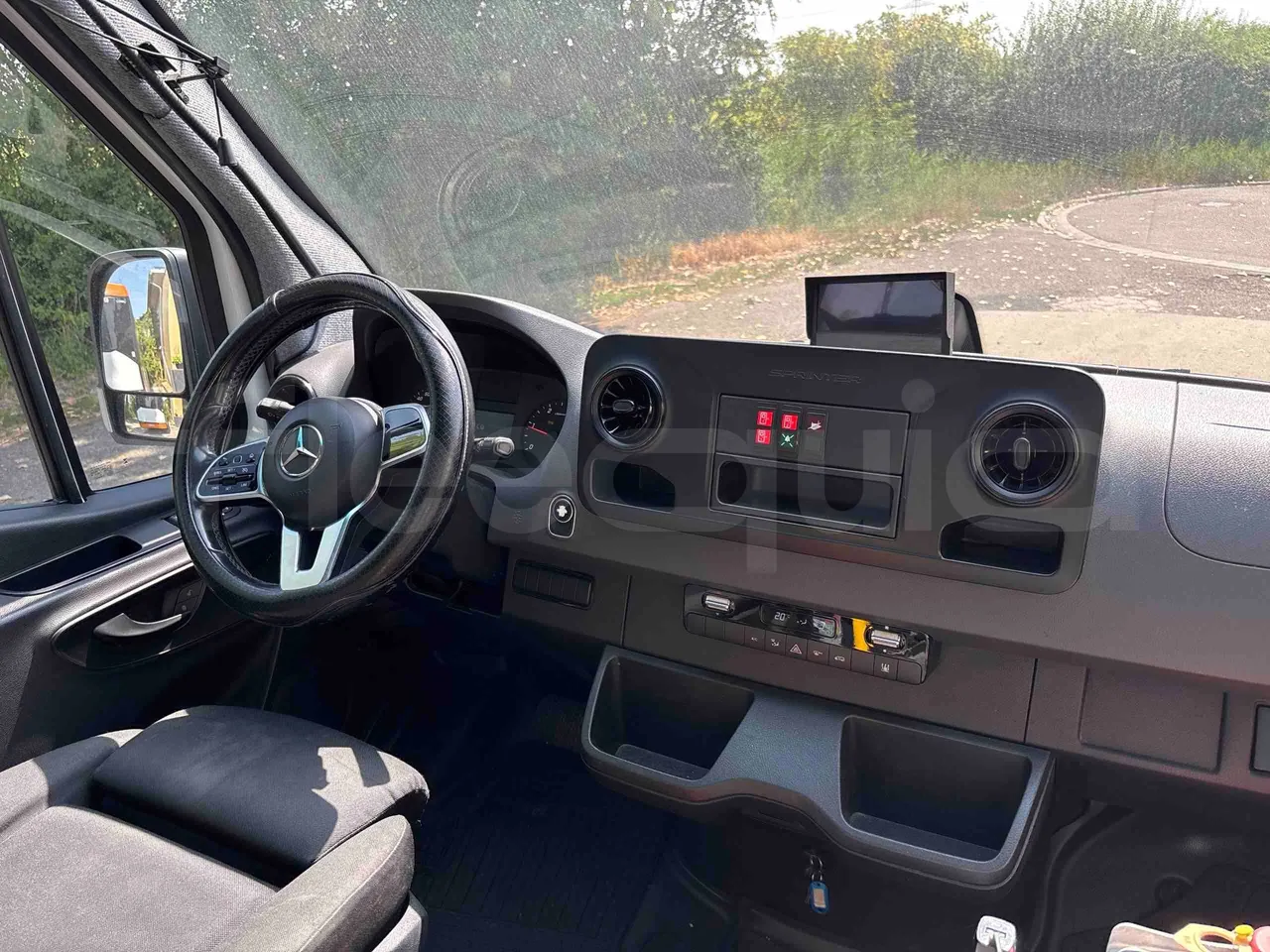 Mercedes-Benz Sprinter - buttons panels on