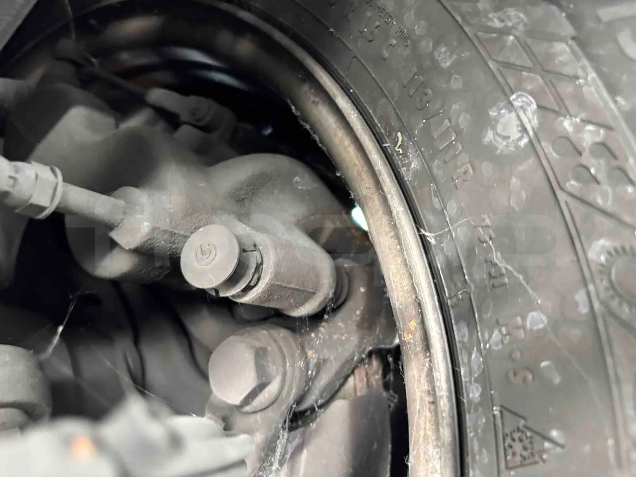 Mercedes-Benz Sprinter - axle 2 caliper brakes left
