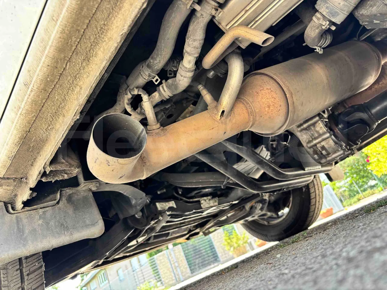 Mercedes-Benz Sprinter - exhaust photo