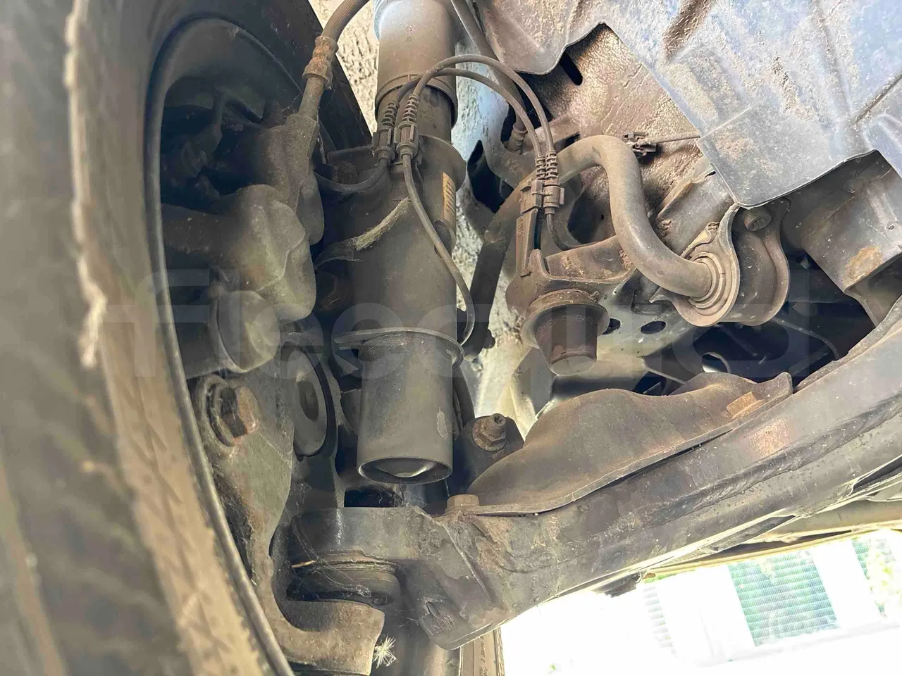Mercedes-Benz Sprinter - front shock absorbers left