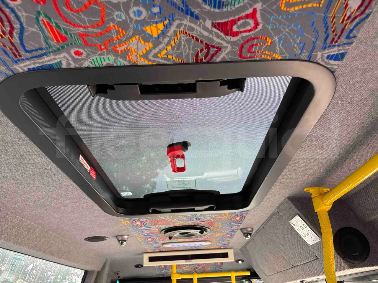Mercedes-Benz Sprinter - roof hatch 1