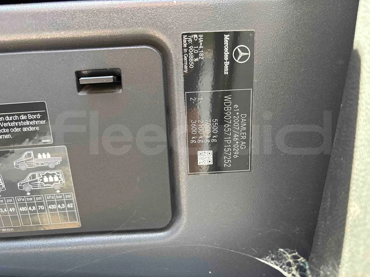 Mercedes-Benz Sprinter - vehicle plate photo