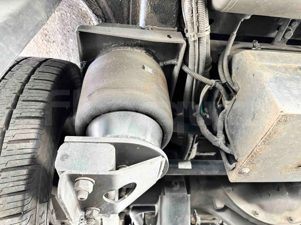 Mercedes-Benz Sprinter - axle 2 shock absorbers 2 left