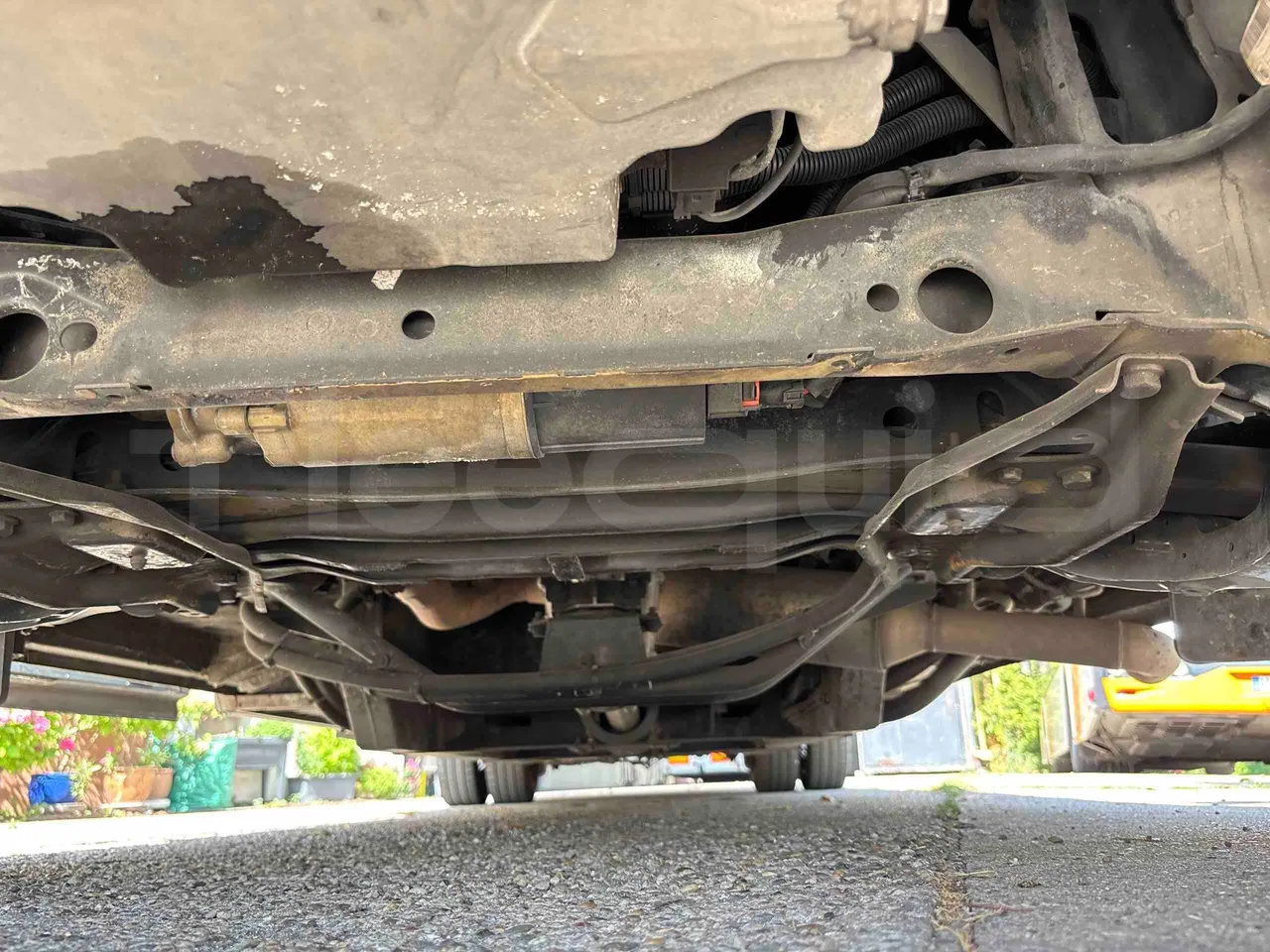 Mercedes-Benz Sprinter - front undercarriage from front