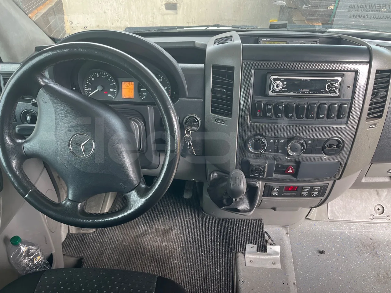 Mercedes-Benz Sprinter 518CDI - EUR4 - 135kW - 7.543m - buttons panels on