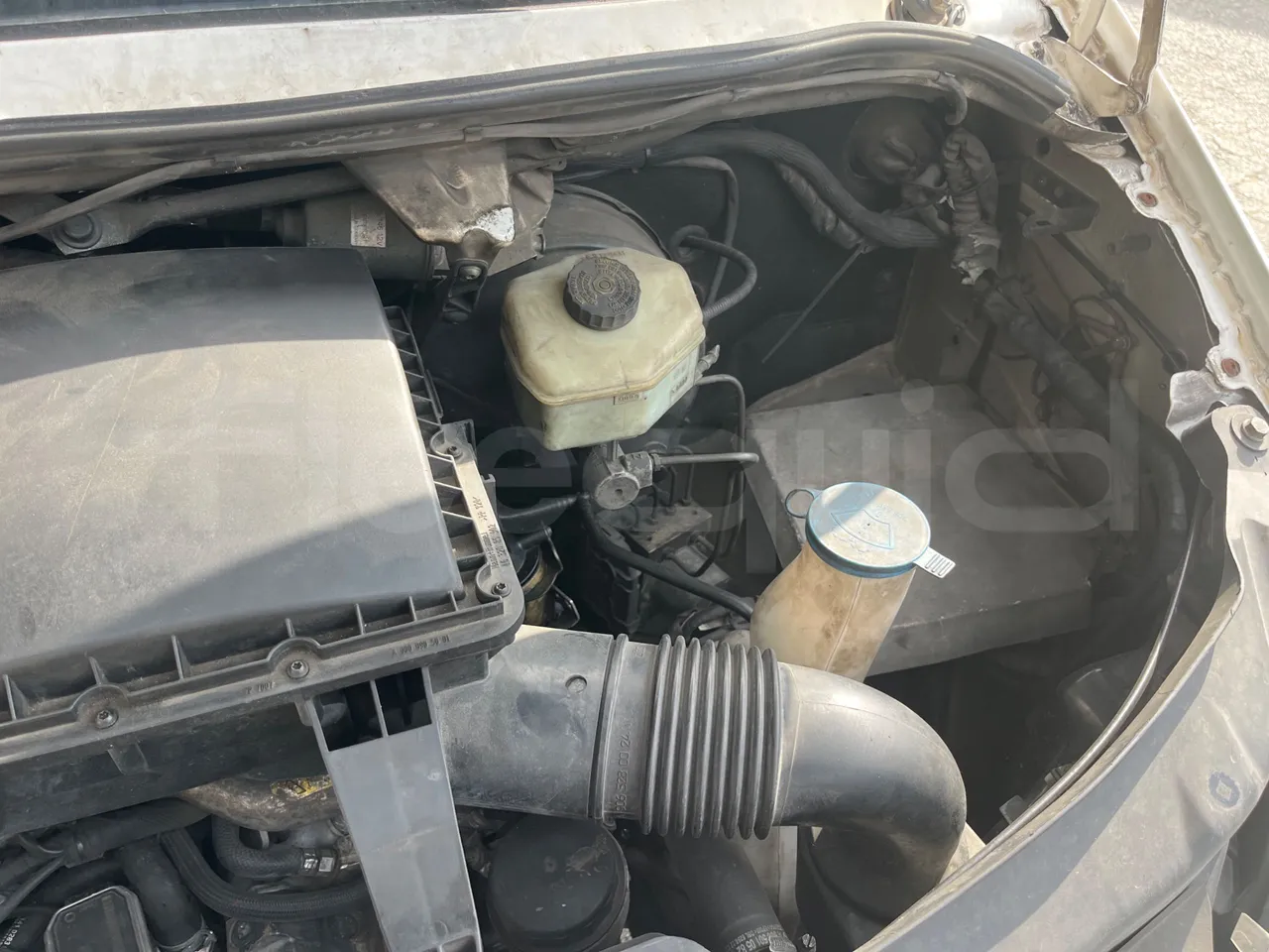 Mercedes-Benz Sprinter 518CDI - EUR4 - 135kW - 7.543m - air conditioning compressor