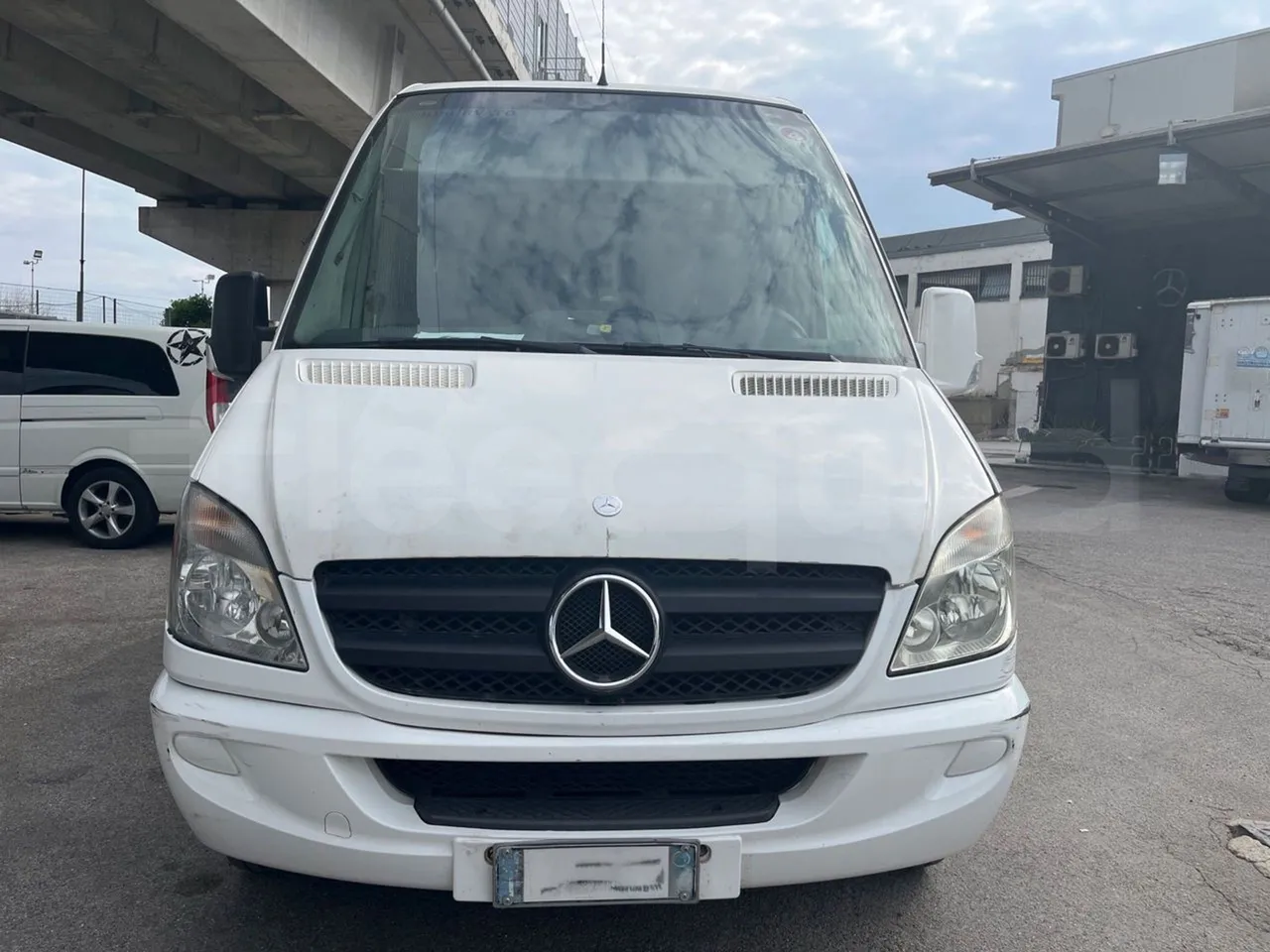 Mercedes-Benz Sprinter 518CDI - EUR4 - 135kW - 7.543m - front photo