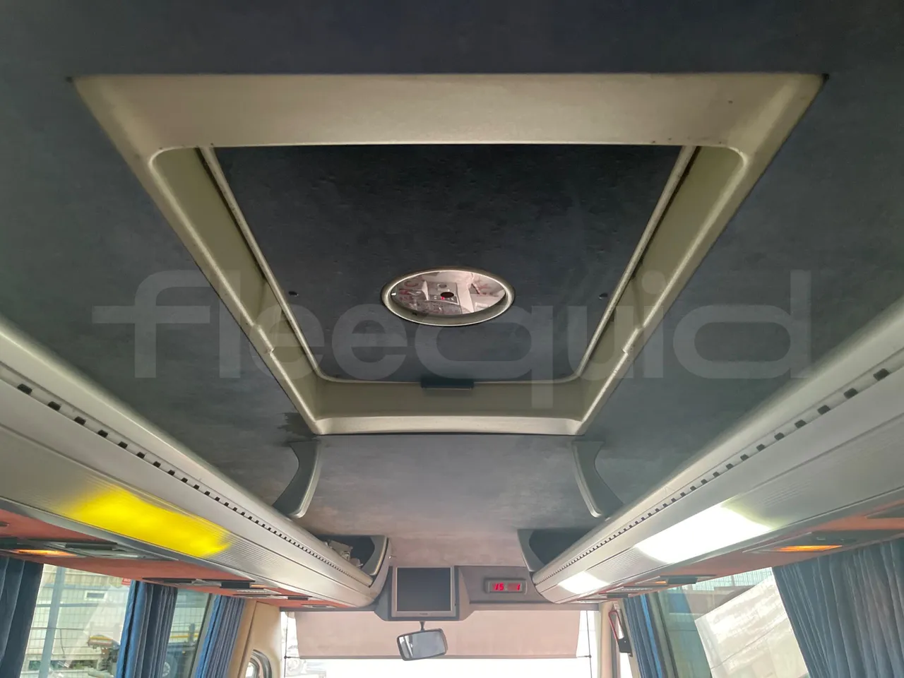 Mercedes-Benz Sprinter 518CDI - EUR4 - 135kW - 7.543m - roof hatch 2