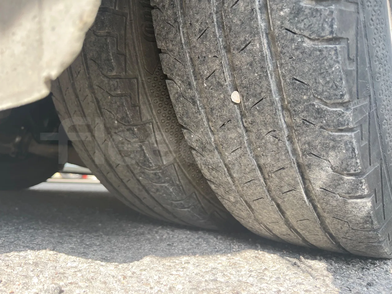 Mercedes-Benz Sprinter 518CDI - EUR4 - 135kW - 7.543m - tread condition front tires left