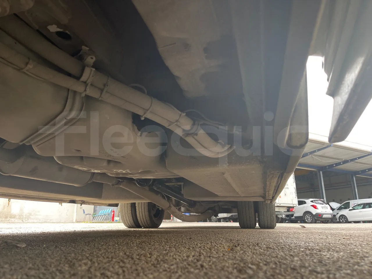 Mercedes-Benz Sprinter 518CDI - EUR4 - 135kW - 7.543m - central undercarriage photo
