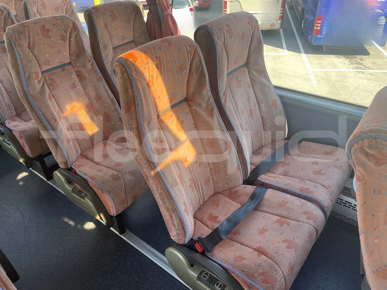Neoplan 1122/3 L -EUR3 -390kW -13.79m - central seat safety belt