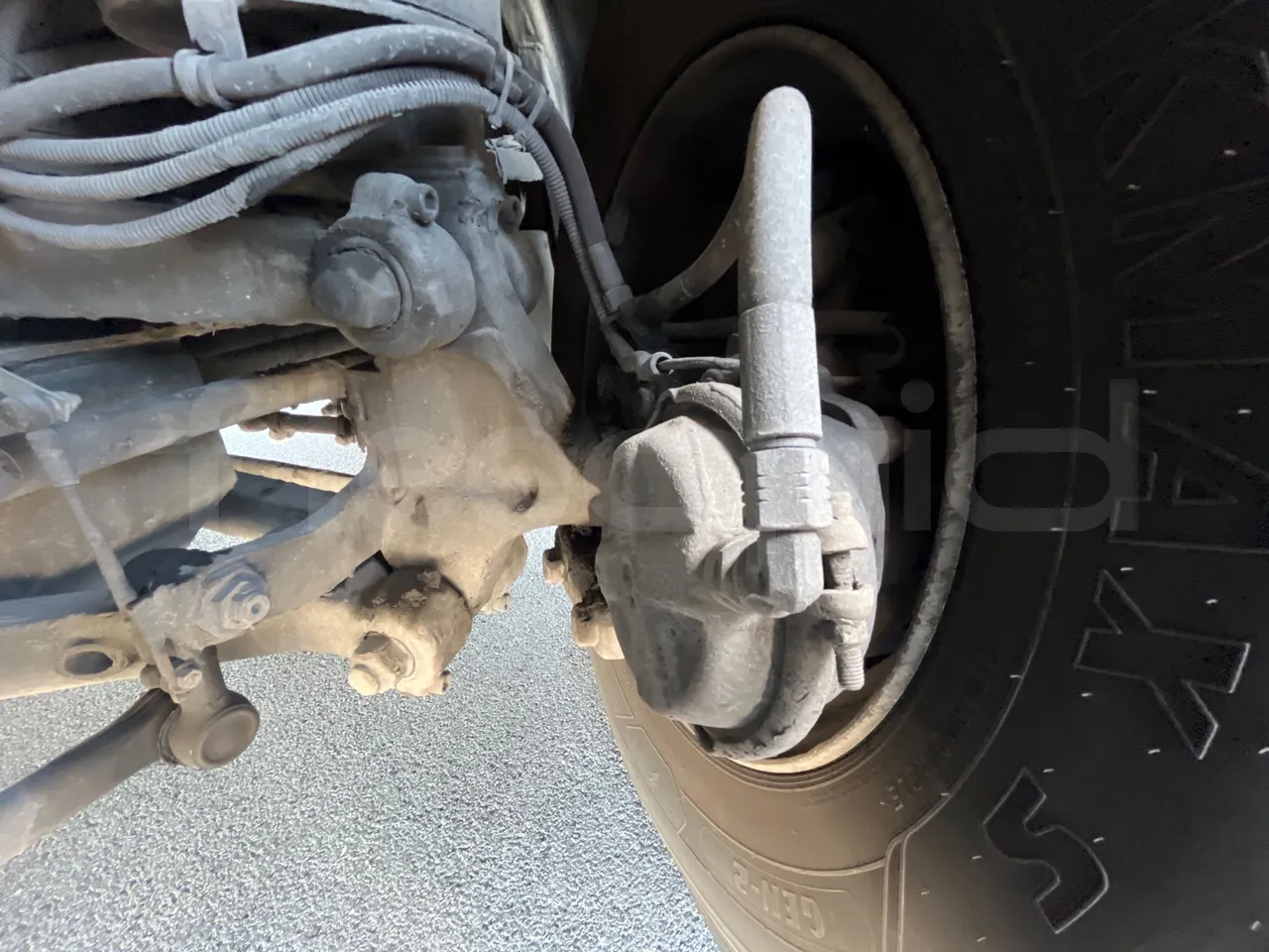 Neoplan 1122/3 L -EUR3 -390kW -13.79m - front brake calipers left