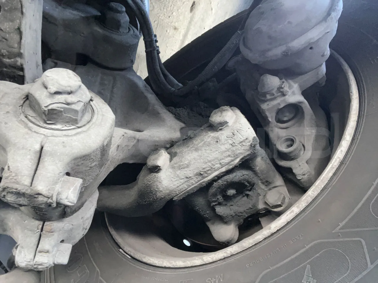 Neoplan 1122/3 L -EUR3 -390kW -13.79m - front discs left