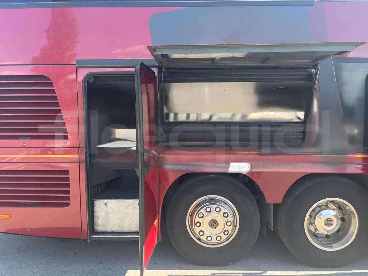 Neoplan 1122/3 L -EUR3 -390kW -13.79m - luggage rack photo