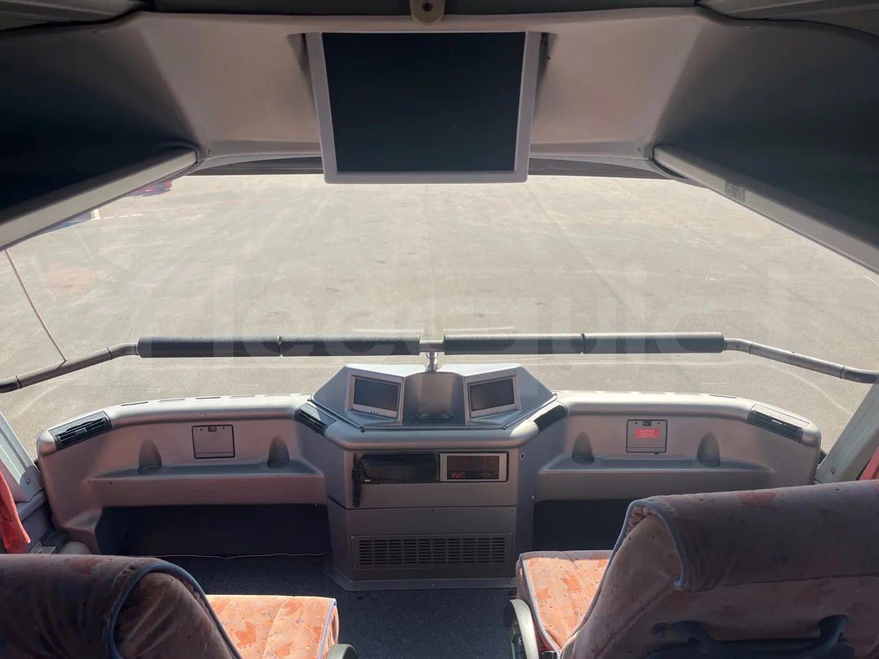 Neoplan 1122/3 L -EUR3 -390kW -13.79m - monitor detail photo