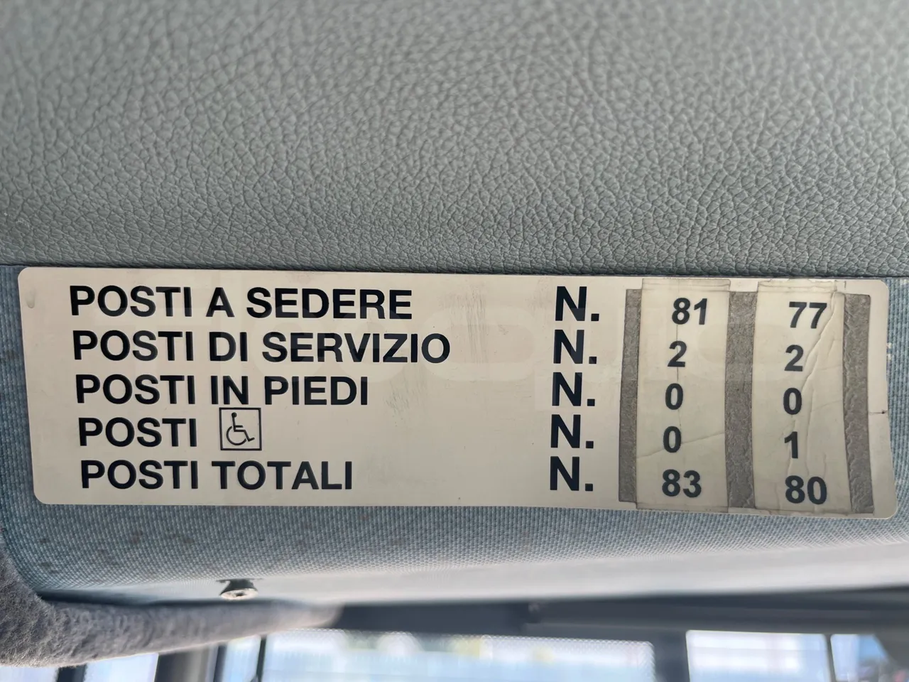 Neoplan 1122/3 L -EUR3 -390kW -13.79m - seat plate photo
