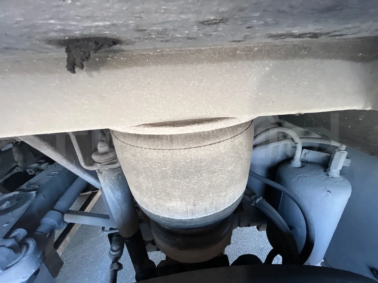 Neoplan 1122/3 L -EUR3 -390kW -13.79m - axle 3 air springs 2 right