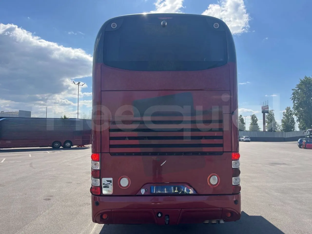 Neoplan 1122/3 L -EUR3 -390kW -13.79m - rear hatch closed