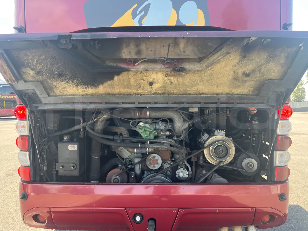 Neoplan 1122/3 L -EUR3 -390kW -13.79m - rear hatch open