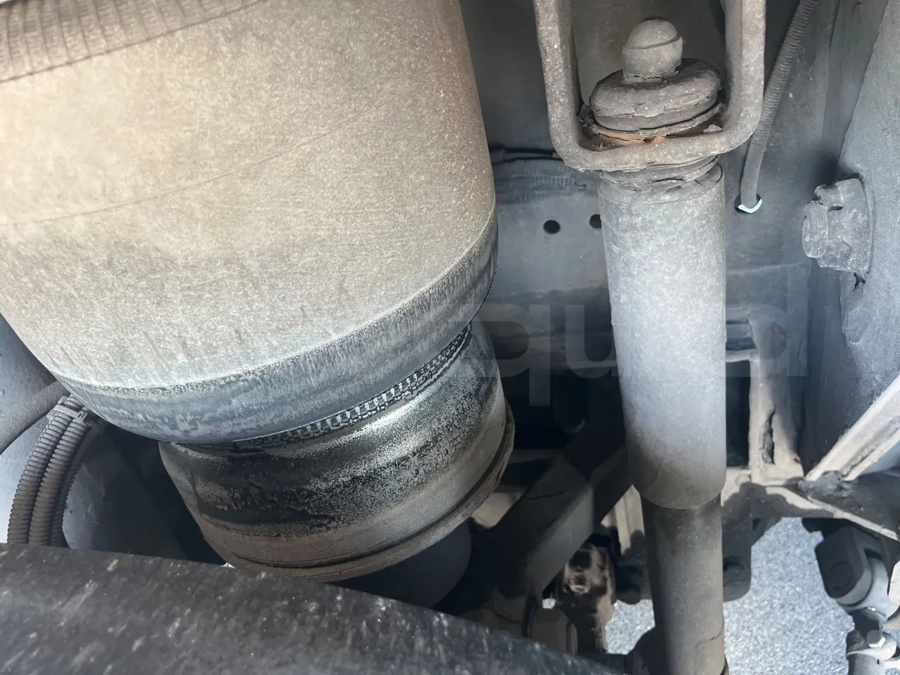 Neoplan 1122/3 L -EUR3 -390kW -13.79m - axel 3 shock absorbers 2 left