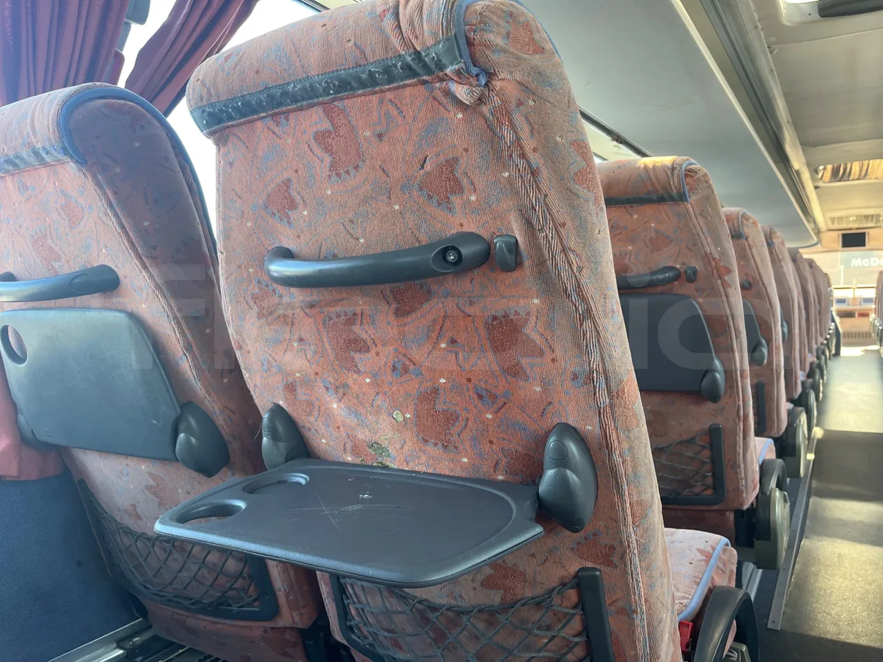 Neoplan 1122/3 L -EUR3 -390kW -13.79m - table detail photo