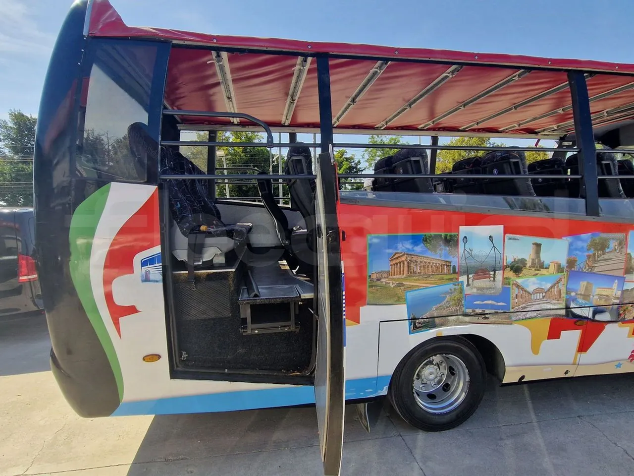 Iveco Mago2 A1AF11B/ Euro 3 - 154 Kw - 8,850 Mt - front door 2 open