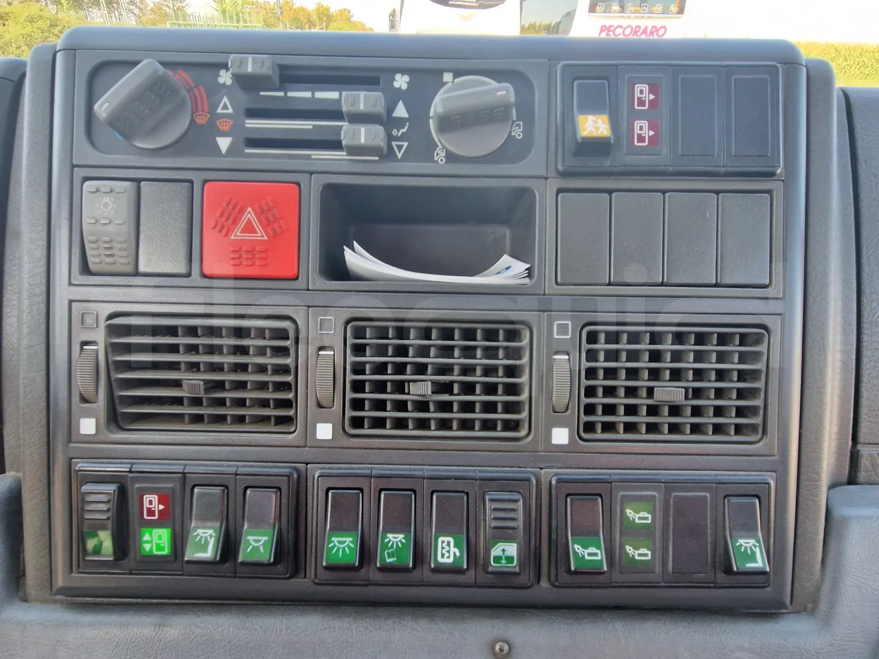Iveco Mago2 A1AF11B/ Euro 3 - 154 Kw - 8,850 Mt - radio accessories photo