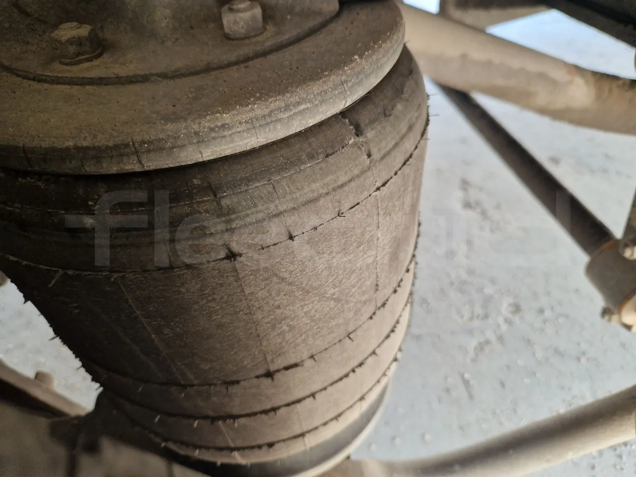 Iveco Mago2 A1AF11B/ Euro 3 - 154 Kw - 8,850 Mt - axel 2 air springs 1 left