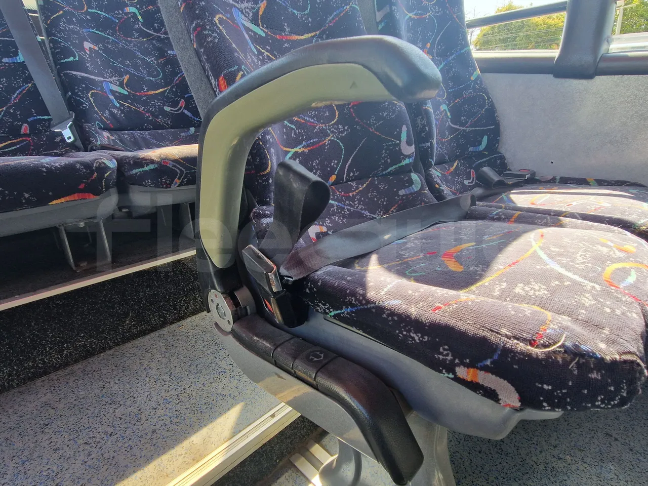 Iveco Mago2 A1AF11B/ Euro 3 - 154 Kw - 8,850 Mt - armrest detail photo