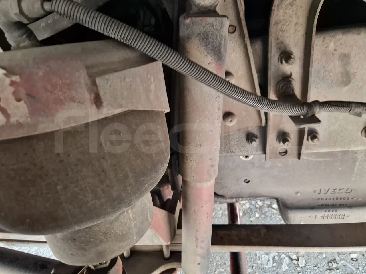 Iveco Mago2 A1AF11B/ Euro 3 - 154 Kw - 8,850 Mt - front shock absorbers left