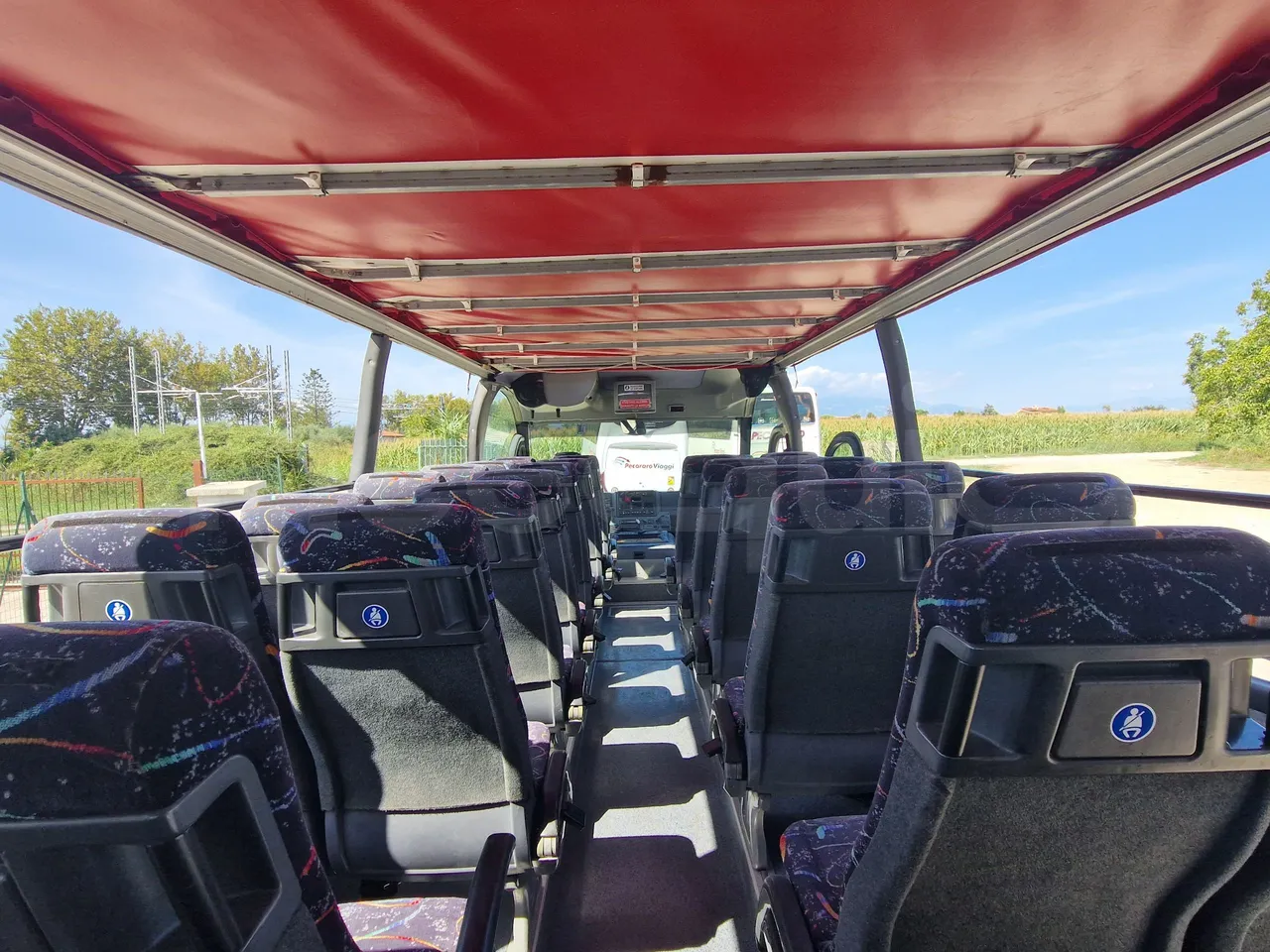 Iveco Mago2 A1AF11B/ Euro 3 - 154 Kw - 8,850 Mt - forward view all seats last row height