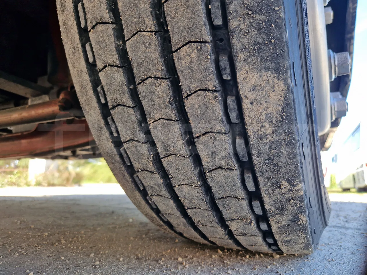 Iveco Mago2 A1AF11B/ Euro 3 - 154 Kw - 8,850 Mt - tread condition front tires right