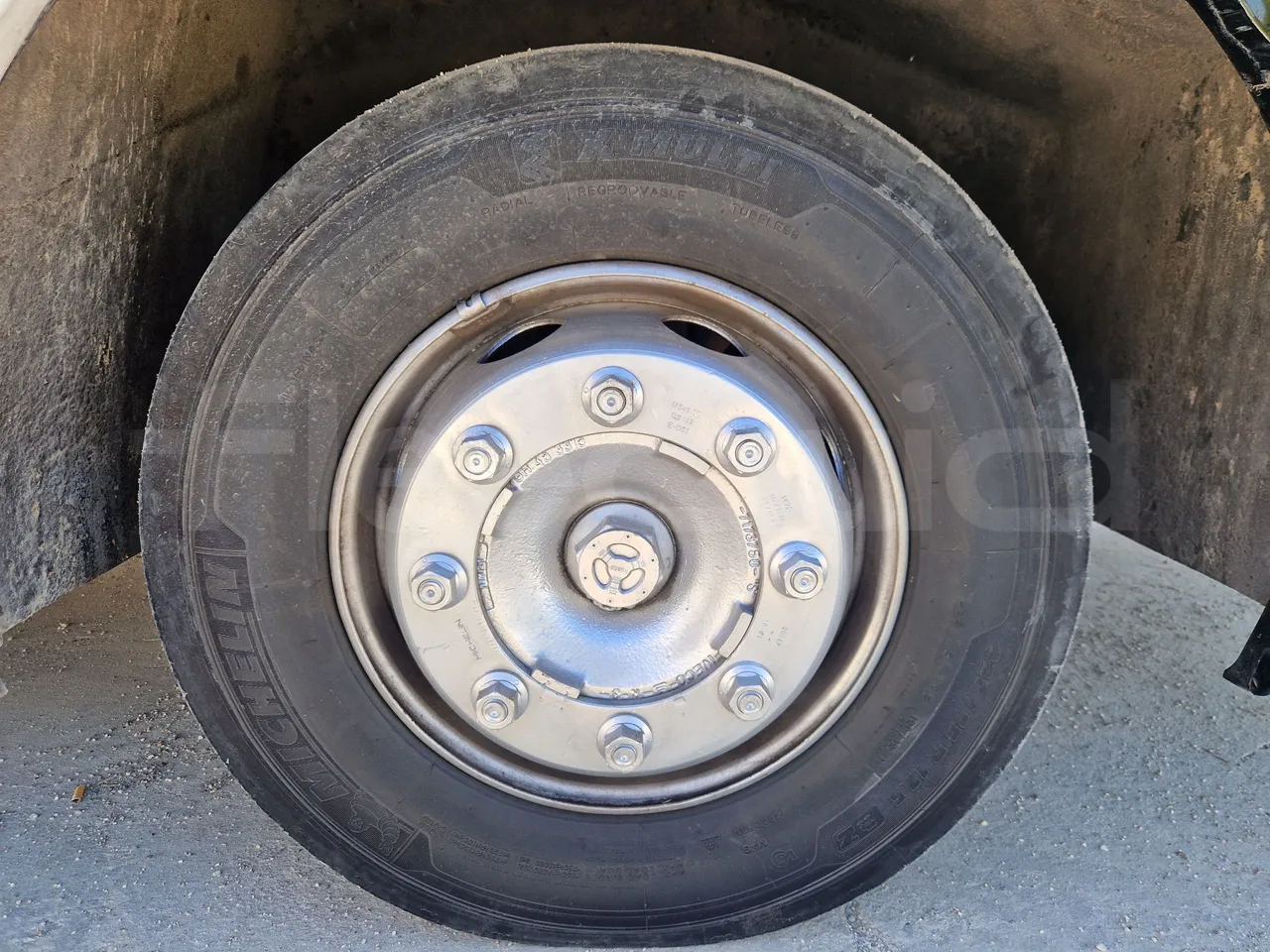 Iveco Mago2 A1AF11B/ Euro 3 - 154 Kw - 8,850 Mt - front left tire measurements