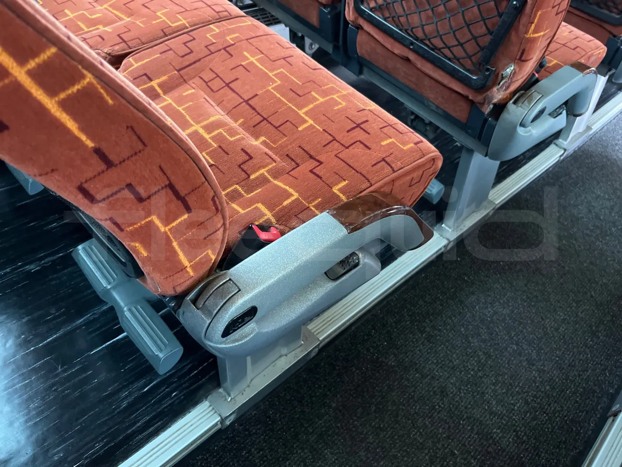 Irisbus 397E.12 397E.12 - Euro5 - 279kW - 12.410mt - armrest detail photo