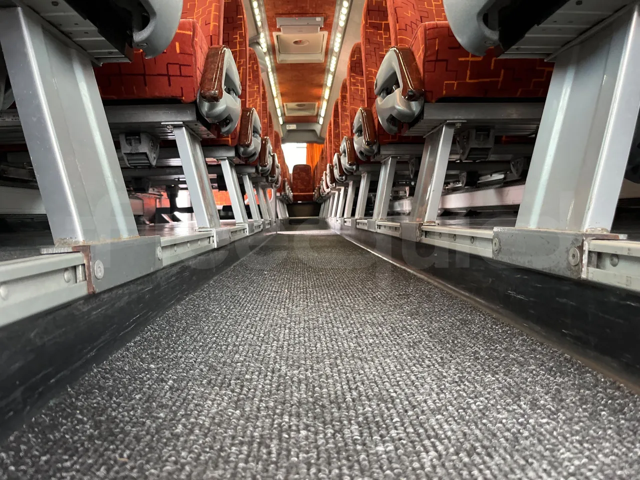 Irisbus 397E.12 397E.12 - Euro5 - 279kW - 12.410mt - seat brackets photo