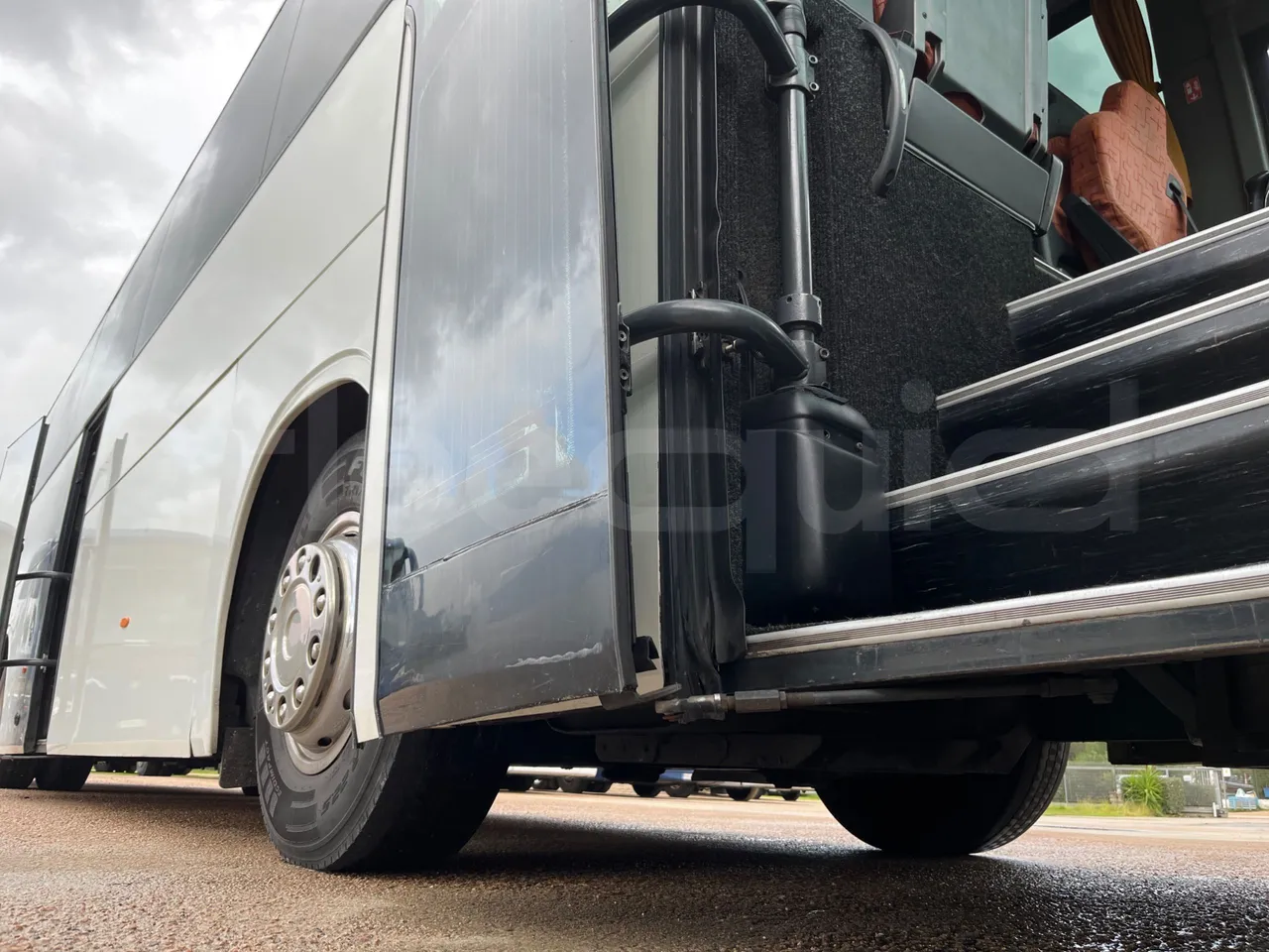 Irisbus 397E.12 397E.12 - Euro5 - 279kW - 12.410mt - door mechanism photo