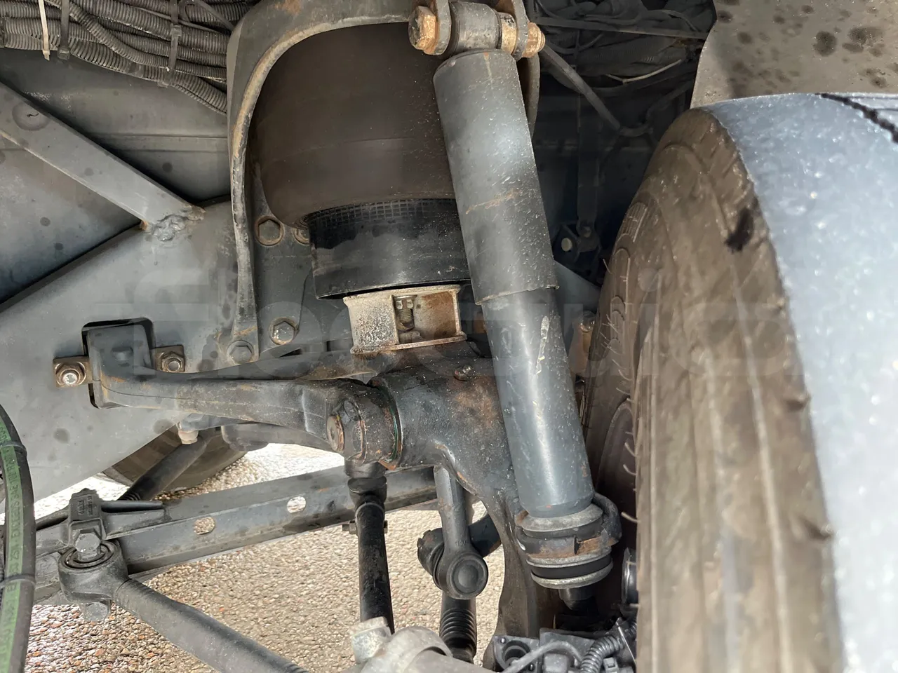 Irisbus 397E.12 397E.12 - Euro5 - 279kW - 12.410mt - front shock absorbers left