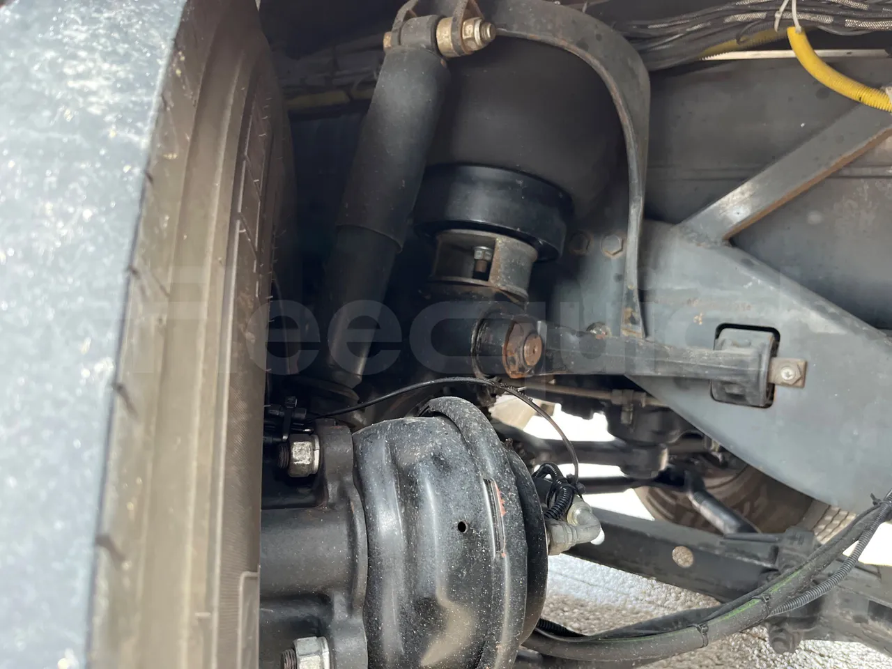 Irisbus 397E.12 397E.12 - Euro5 - 279kW - 12.410mt - front shock absorbers right