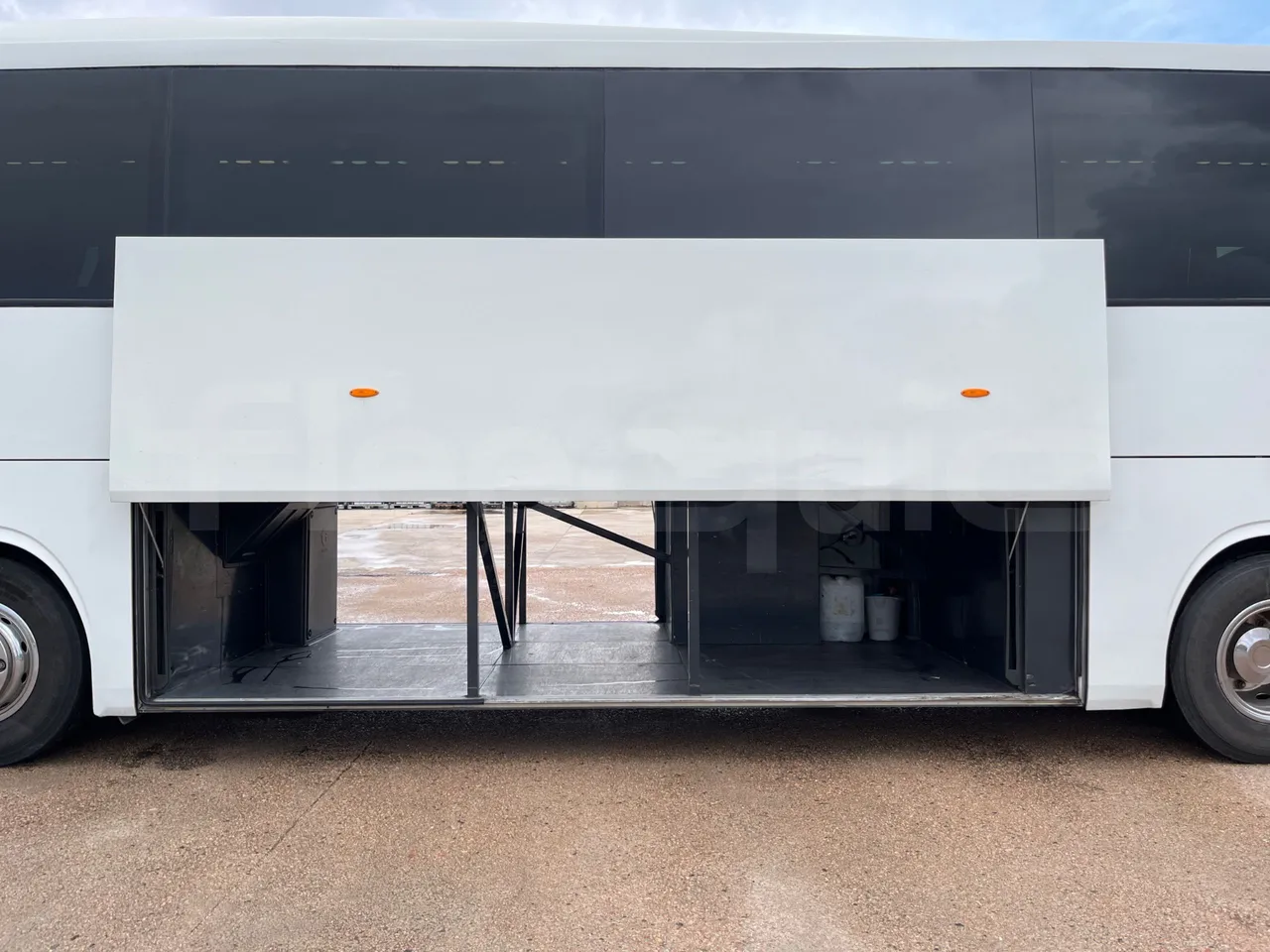 Irisbus 397E.12 397E.12 - Euro5 - 279kW - 12.410mt - luggage rack photo