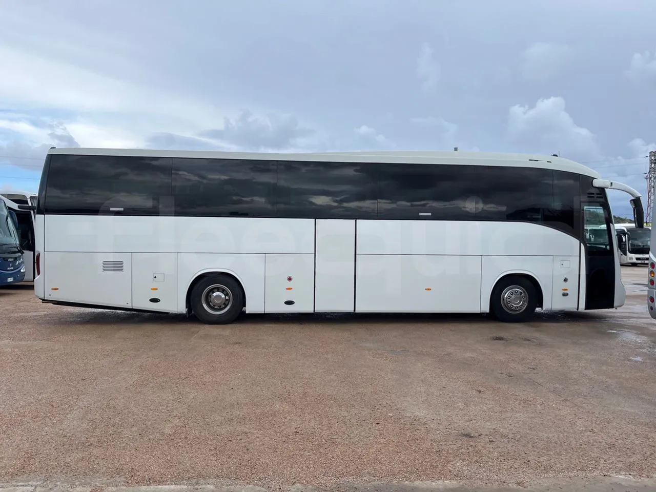 Irisbus 397E.12 397E.12 - Euro5 - 279kW - 12.410mt - right side doors closed