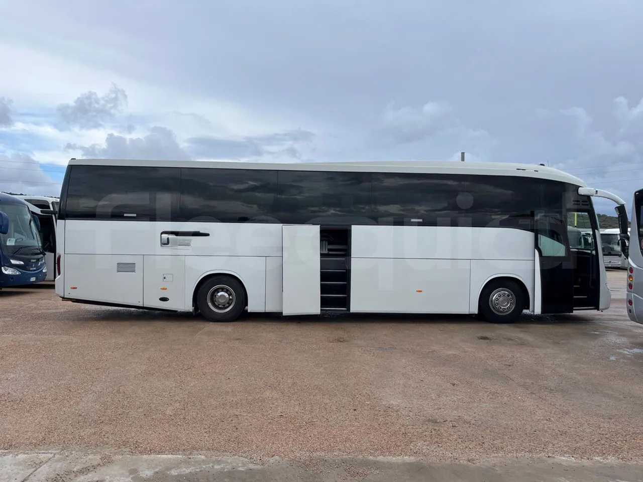 Irisbus 397E.12 397E.12 - Euro5 - 279kW - 12.410mt - right side doors open