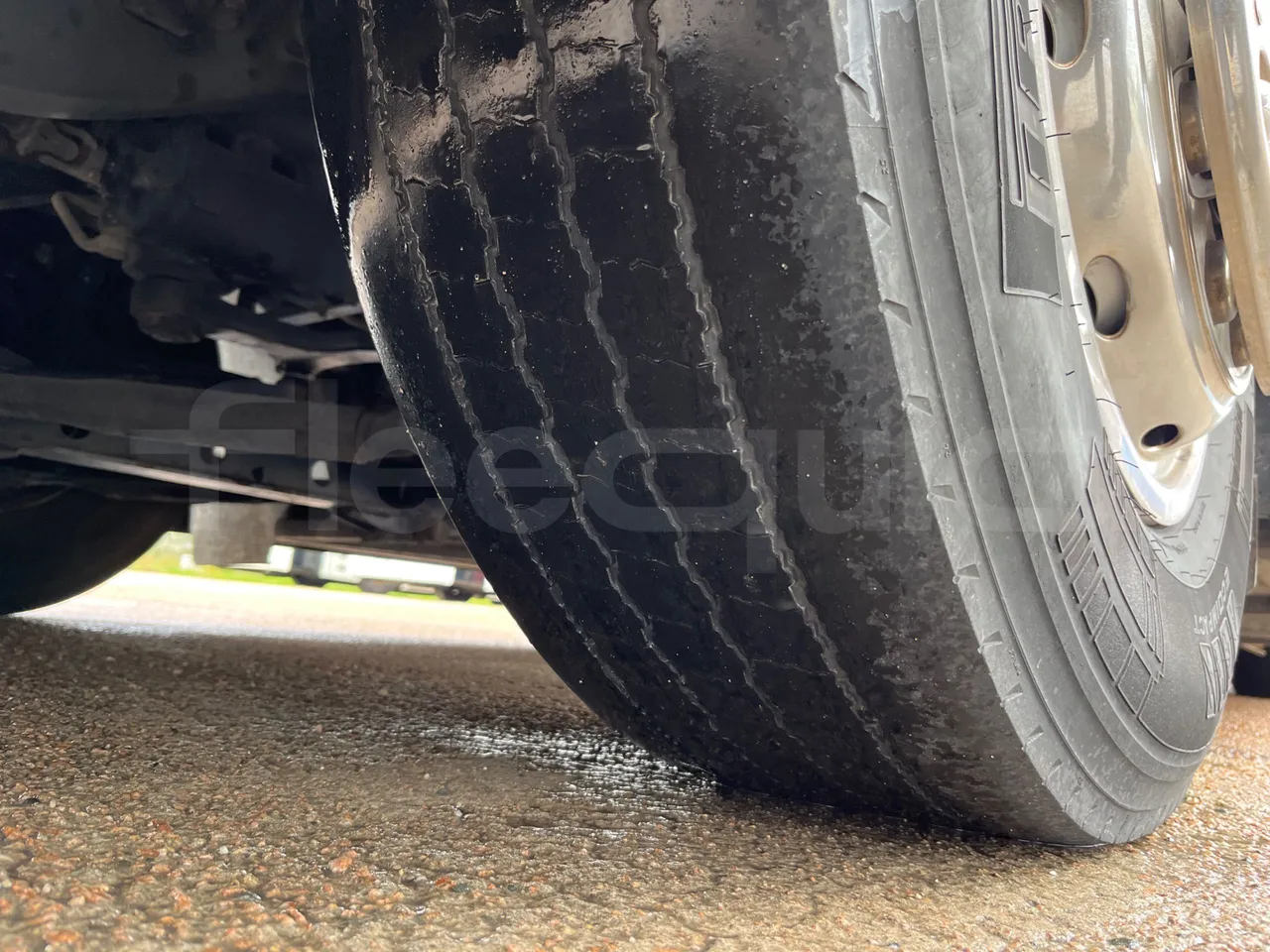 Irisbus 397E.12 397E.12 - Euro5 - 279kW - 12.410mt - rear left tire photo